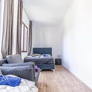 Comfy In Shared With Terrace And Garden Hostel Vídeň